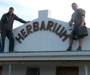 Pearly Beach Herbarium kry Amptelike Naam